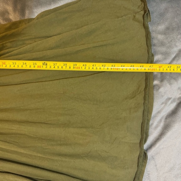 Zara Women’s Puff Short Sleeve Fit And Flare Olive Green Midi Dress
#1149 - Picture 5 of 6